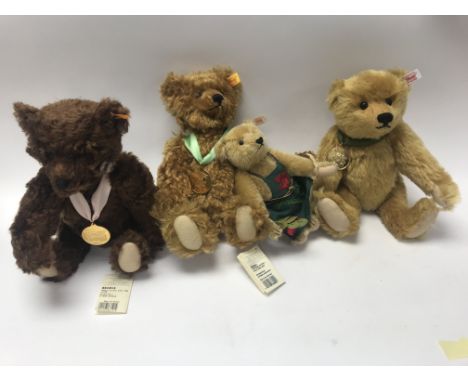 Four boxed Steiff bears, including a 2007 669521 bear, a 2005 661914 bear, the gardening bear blond 21cm and a 2012 663437 be