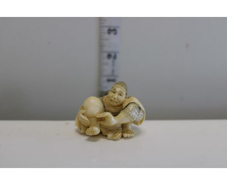 A quality carved &amp; signed netsuke 