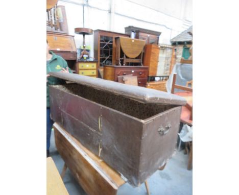 LONG NARROW VINTAGE BLANKET CHEST 