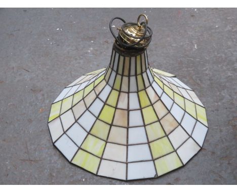 TIFFANY STYLE COLOURED GLASS LIGHT SHADE 