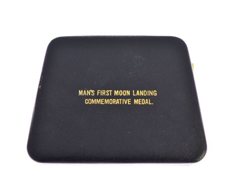 A silver medallion commemorating 'Man's first moon landing', limited edition 1370/2500, with box &amp; certificate&nbsp;