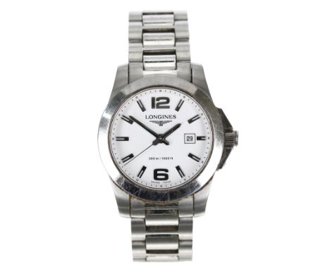 Longines Conquest stainless steel mid-size wristwatch, reference no. L3.277.4, serial no. 3891xxxx, white dial with date aper
