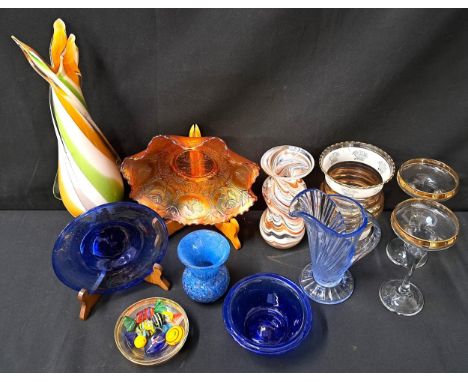 SELECTION OF COLOURFUL GLASSWAREincluding two carnival glass plates, an Empoli style glass vase of twist design, 38.3cm high;