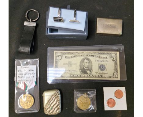 SELECTION OF COLLECTIBLES including Jubilee medal of Soviet Union commemorating 'forty years of Victory in the great patrioti