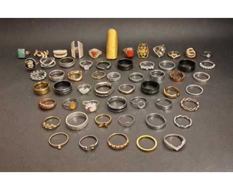 SELECTION OF SILVER AND OTHER RINGSincluding stone and enamel set examples, 1 box