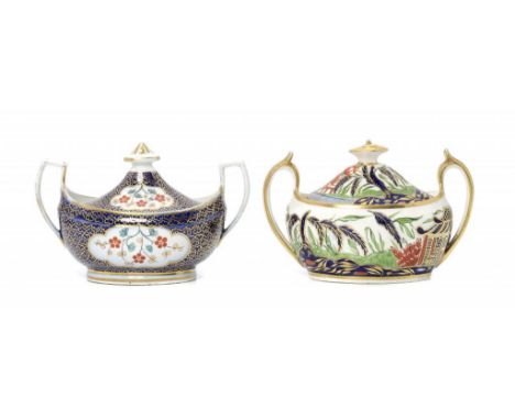 A CHAMBERLAIN WORCESTER OVAL KAKIEMON SUCRIER AND COVER, C1820 with cobalt ground of gilt seaweed and a contemporary Minton J