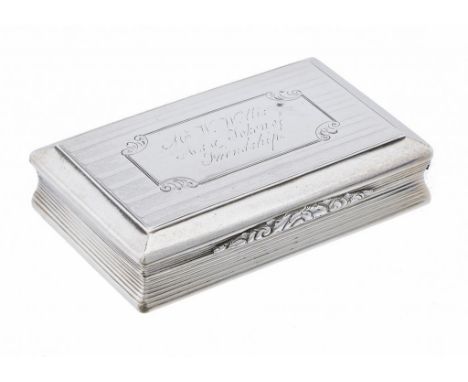 A VICORIAN SILVER SNUFF BOX with reeded sides, the lid engraved Mr W Willis as a Token of Friendship, 7.5cm w, by Nathaniel M