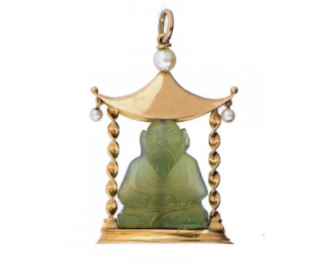 A CHINOISERIE CARVED JADE, GOLD AND PEARL PAGOD PENDANT  indistinct control mark and 750, 18g ++In fine second hand condition