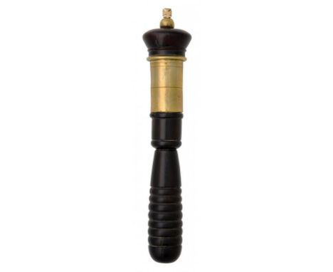 A BRITISH BRASS MOUNTED EBONY TIPSTAFF, EARLY 19TH C with crown form top and orb finial, brass collar and ribbed handle, 19cm