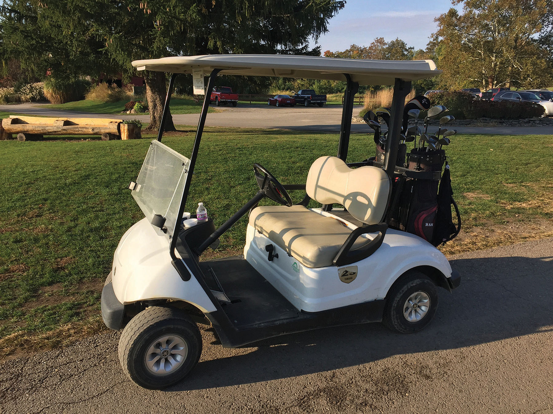 { Option of lots 224, 225 } 2009 YAMAHA YDRA GAS GOLF CART