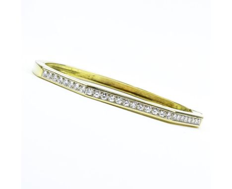Vintage Italian Approx. 1.75 Carat Round Brilliant Cut Diamond and 18 Karat Yellow Gold Hinged Bangle Bracelet. Stamped Italy