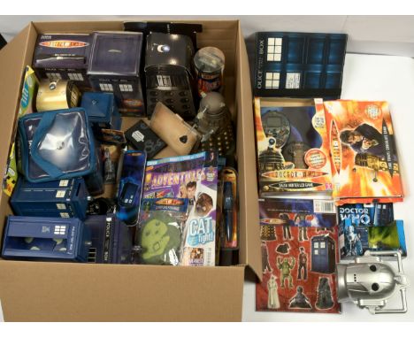 Quantity of Doctor Who related collectables, to include Cprgi TY96102 TARDIS &amp; K-9, TARDIS trading card container, loose 