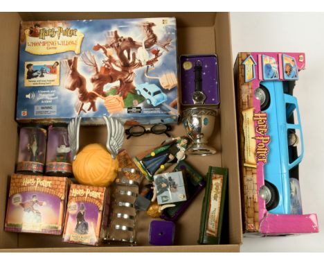 Quantity of Harry Potter collectables, to include Mattel Weasley "Flying" Car, Whomping Willow Game, Hogwarts Express toast r