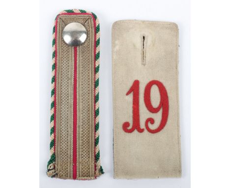 Imperial German Saxon Apotheke Officers One Year Volunteer Shoulder Strap, fine example with Saxon green and white twist cord