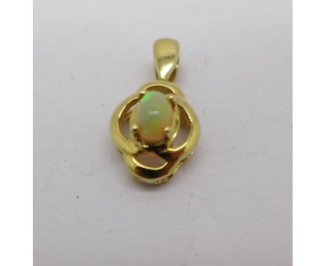 A 9ct gold and synthetic opal pendant, 2g