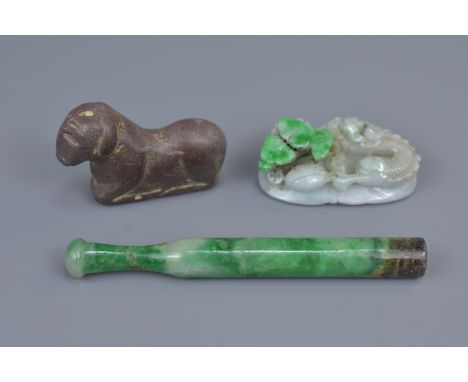 A Chinese jadeite cigarette holder together with a carved jade dragon pendant and a nephrite jade ram. Cigarette holder 12cm 