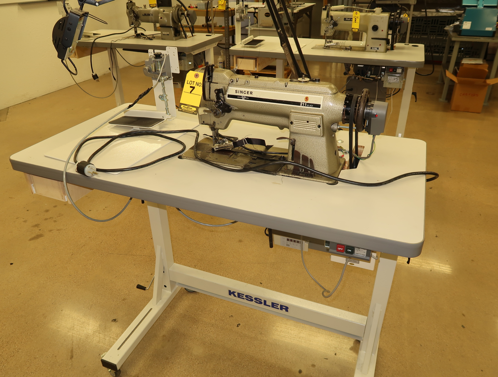 SINGER 211 U566A BINDER SEWING MACHINE 3/4" FOLDER, WALKING FOOT, LIMI