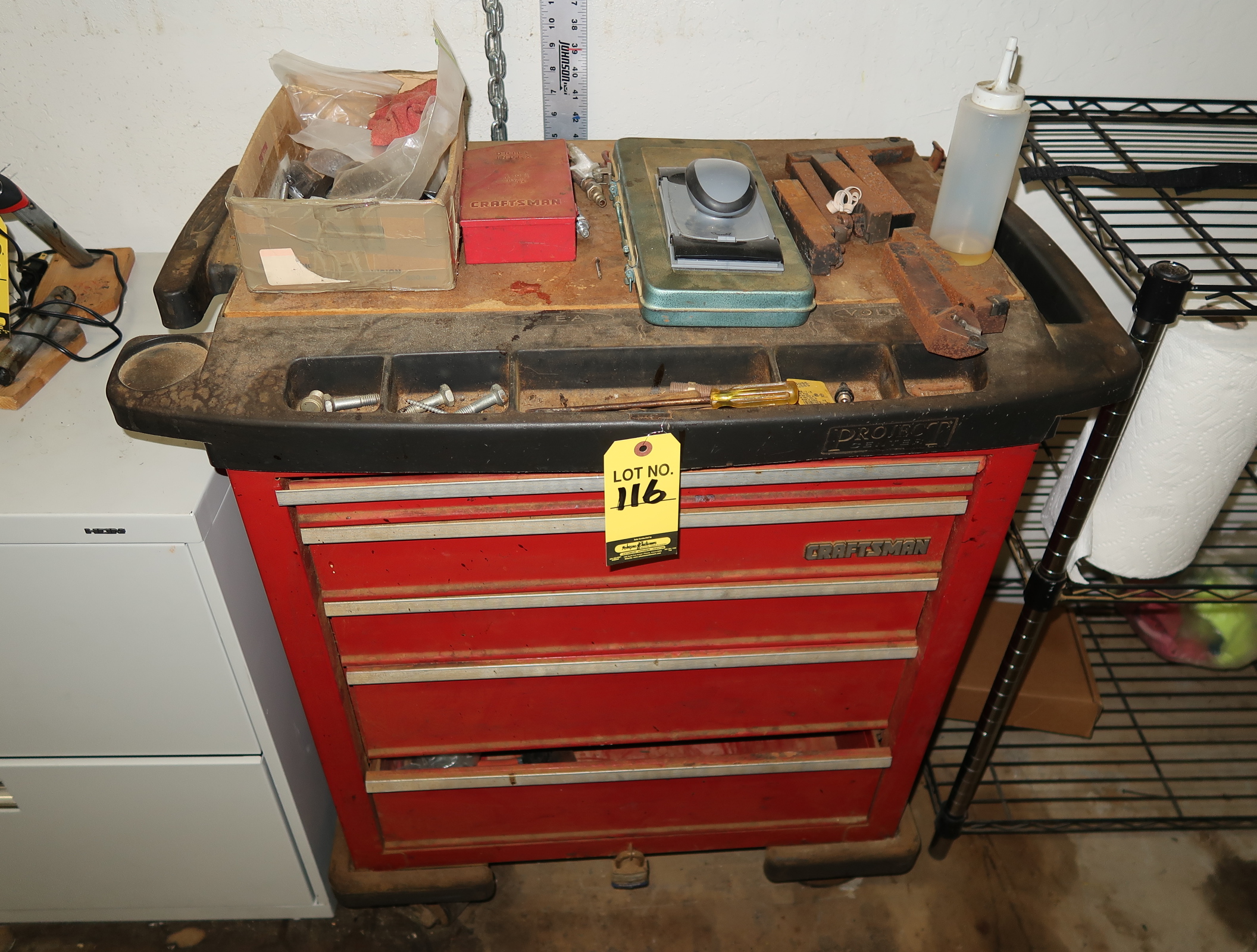 CRAFTSMAN TOOL BOX/WORK BENCH