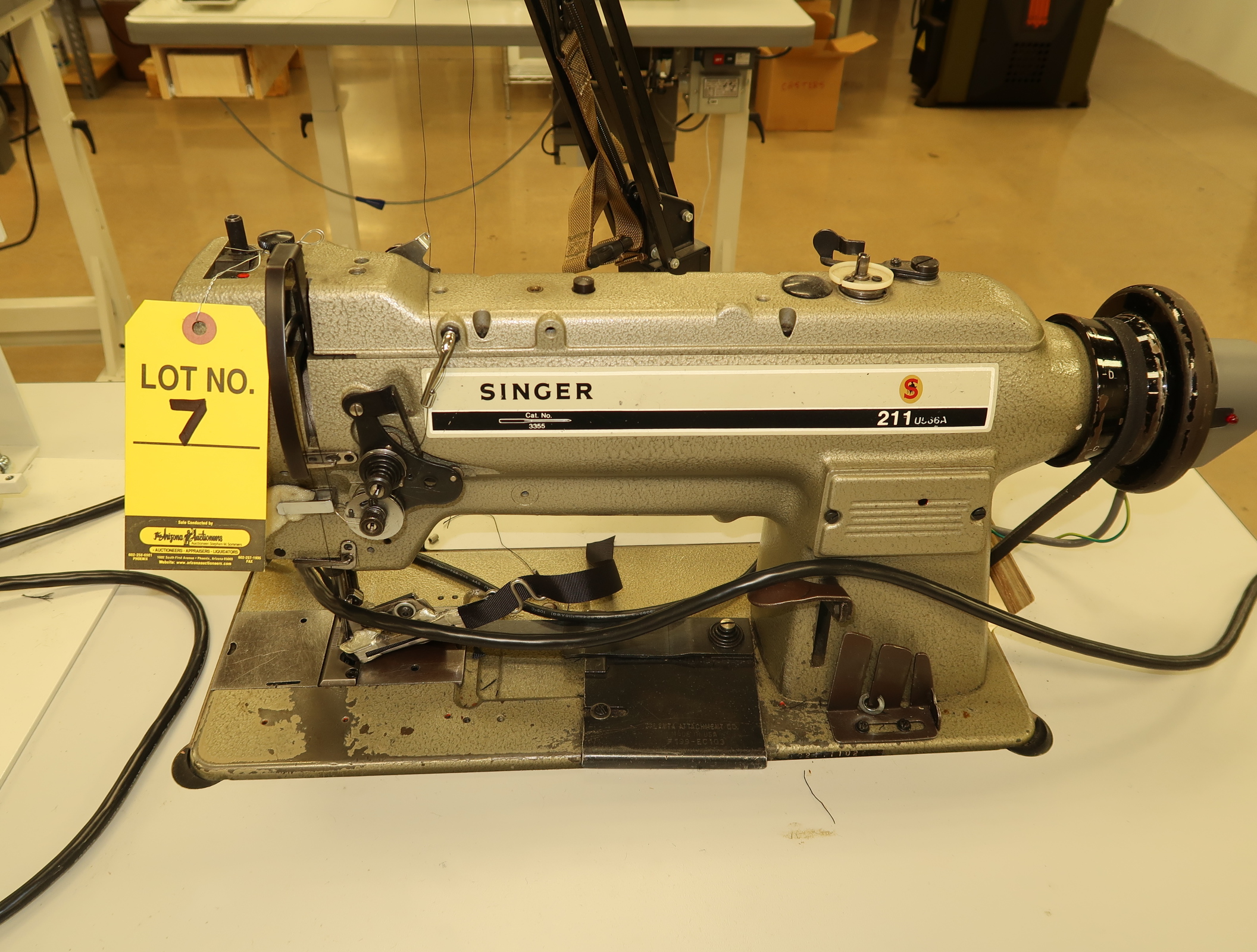 Singer 211 U566a Binder Sewing Machine 3 4