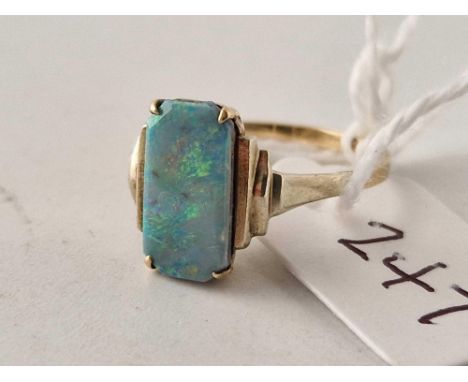 9ct deco ring set with a rectangular opal ring, 1.5g, size K