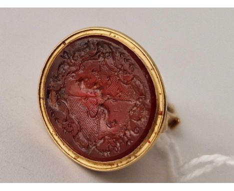 A 19TH CENTURY FOB SEAL WITH INTAGLIO 15CT GOLD 9.8 GMS