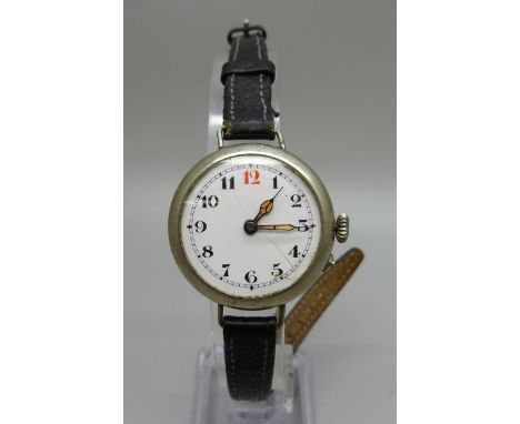 A WWI trench wristwatch with enamel dial 