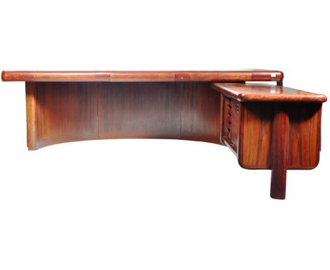 Dyrlund - Super Skyline - The original retro vintage 1980's Danish rosewood excecutive desk. Solid and heavy rounded edge ros