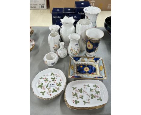A group of Aynsley, Wedgwood and Worcester china items.
