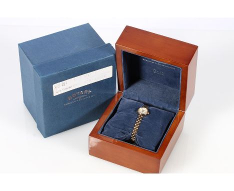 Lady's Rotary Elite 9ct gold wristwatch, in fitted box, 13.7g. 