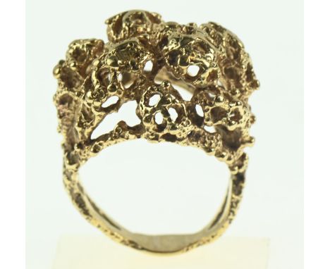 Large open work design yellow metal ring, testing positive for 9ct gold, size M, gross weight 9.64 grams 