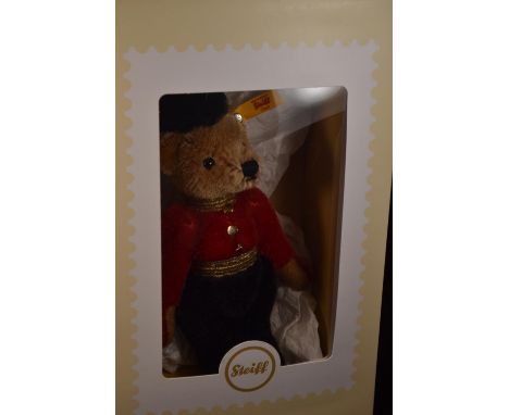 Steiff Great Escapes London Bear 16cm tall (026867) reg no. PA4588(DE), MASS73As new in box with original label and informati