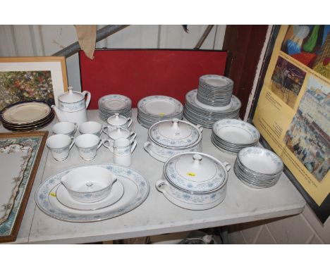 A quantity of Noritake 'Blue Hill' dinnerware 