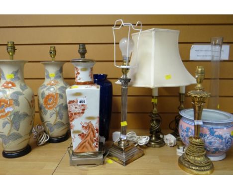 Sundry modern table lamps including a pair of floral Oriental-style pottery examples, a Kutani-style table lamp together with