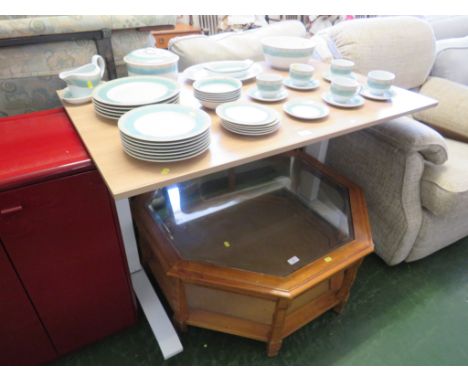 STANDING DESK ON CASTORS WITH LIGHT WOOD EFFECT TOP