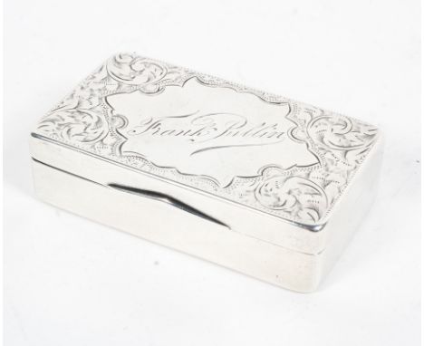 A sterling silver snuff box with chased decoration by Joseph Gloster, Birmingham, 1900, 2.50ozt 7cm x 4cm x 1.8cm.