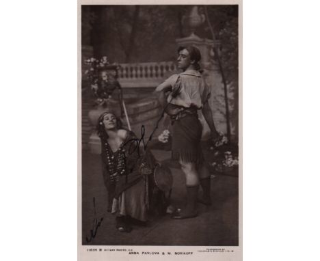 PAVLOVA ANNA: (1881-1931) Russian Ballet Dancer. Vintage signed postcard photograph, the image depicting Pavlova crouching in