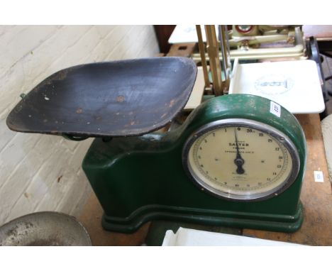 A set of early 20th Century Salter weighing scales, reg. no. 106T