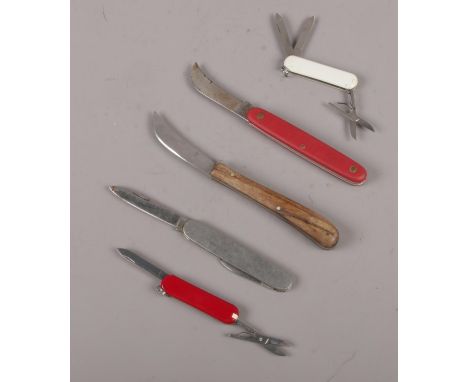 Five pen knives, Victorinox, Saynor examples  