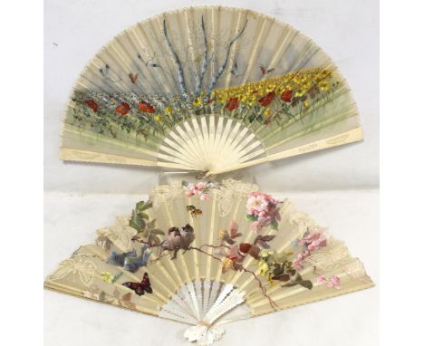 Late 19th/early 20th century ladies fan, the hand painted gauze leaf depicting a meadow of daisies, poppies and buttercups wi