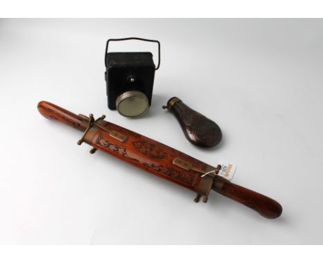 Part powder flask, carving set and torch - This bladed lot is not for sale to people under the age of 18. By bidding on this 