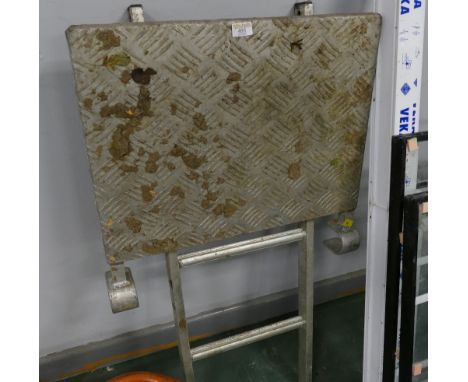 Alloy ladder platform 