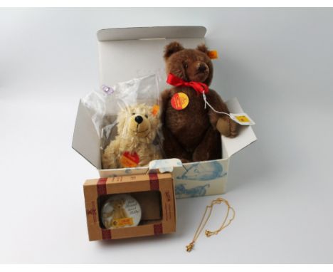 Steiff teddy bear, 24 cm high, Steiff Charly bear, 13 cm high and a Steiff club necklace and badge 