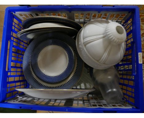 Box of light shades and part dinner service, Wedgwood Lynn patterned 