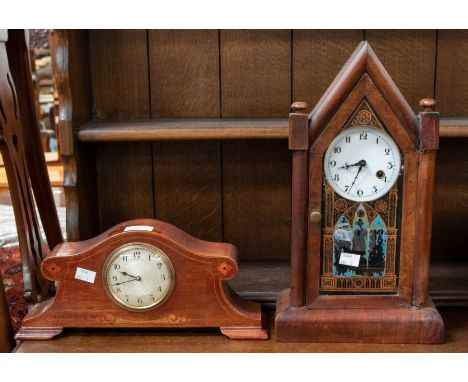 Early Edwardian Elkington mahogany mantle clock, inlaid with Arabic numerals along with German clock ecclesiastical detail