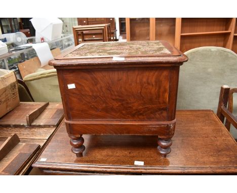 Victorian mahogany commode with pot, which turns into Library steps