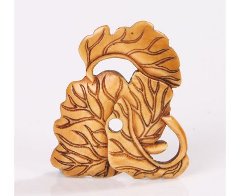 Japanese Meiji period netsuke, the stag antler netsuke carved as leaves, 5.5cm wide