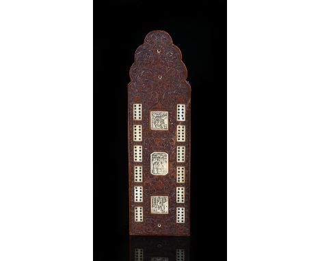 19th Century Canton cribbage board of foliate carved boxwood and with ivory inlay panels carved  with figures in gardens, rai