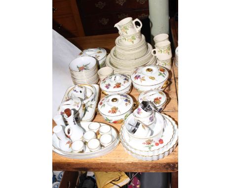 Collection of Royal Worcester Evesham pieces, and Wedgwood Wild Apple breakfast service