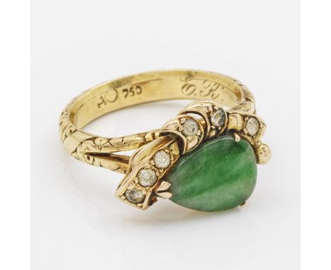 Gelbgold, gest. 750. Zentral besetzt mit kräftig grün gemasertem Jadetropfen. Gew. ca. 6,16 g. A jade ring, in 18 k gold.