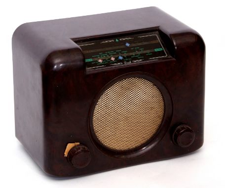 1930s Bush radio in Bakelite case, with silver grille 